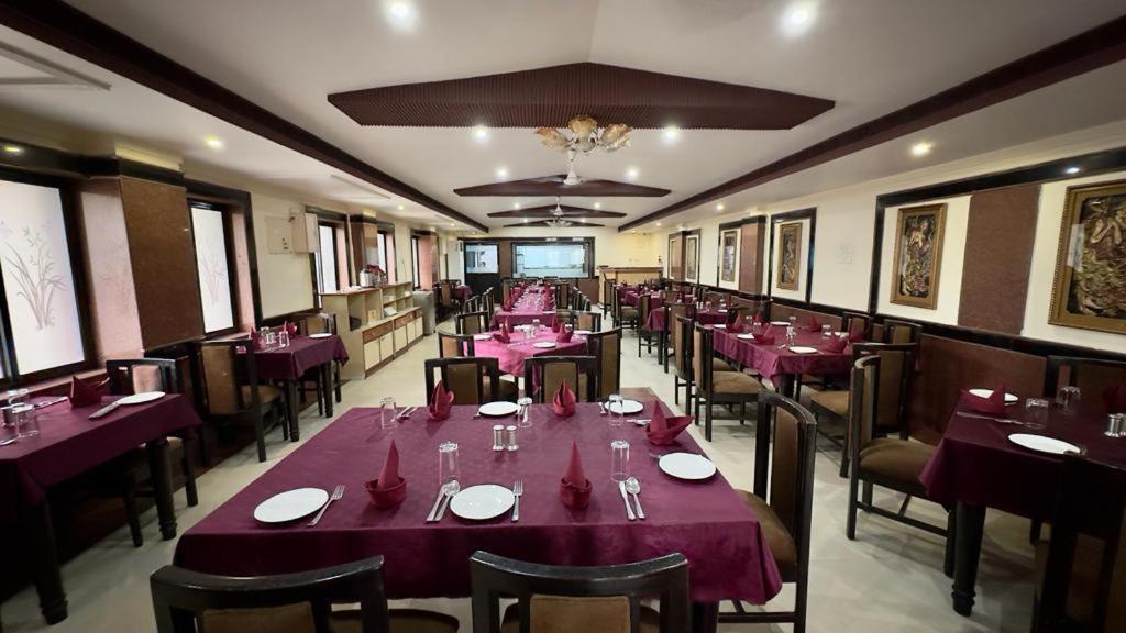 Hotel Sriyash Regency Bhāgalpur Exteriör bild