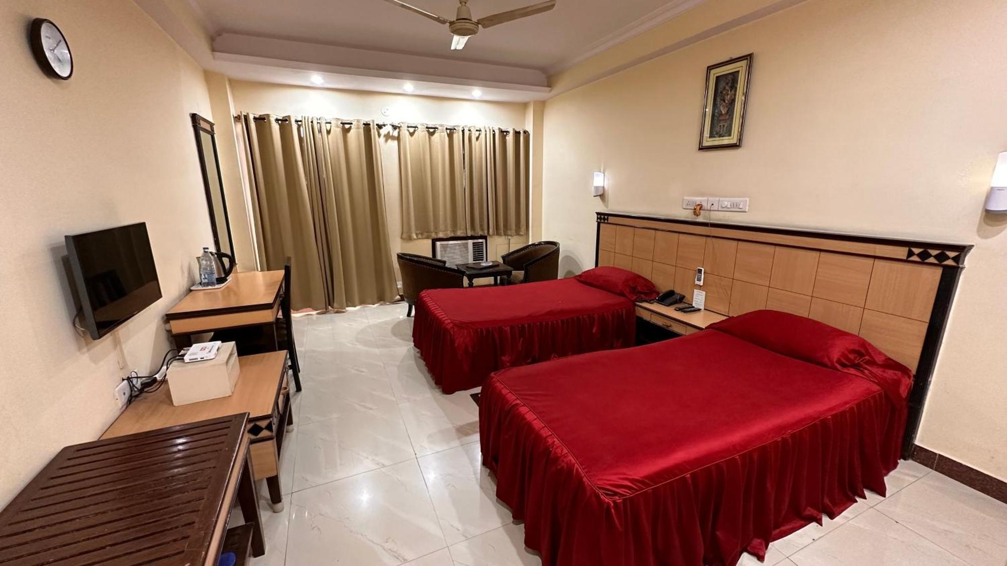 Hotel Sriyash Regency Bhāgalpur Exteriör bild