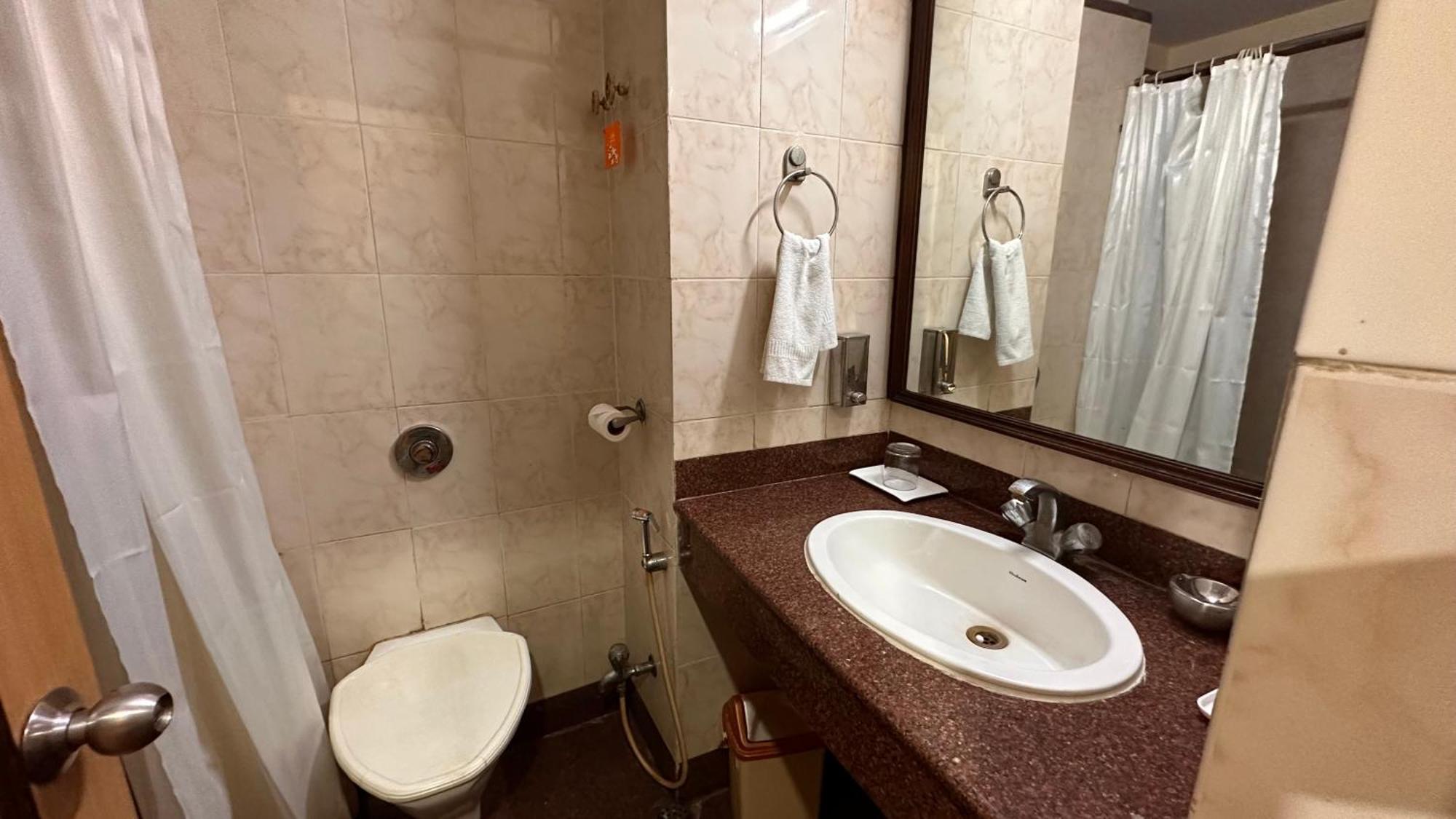 Hotel Sriyash Regency Bhāgalpur Exteriör bild