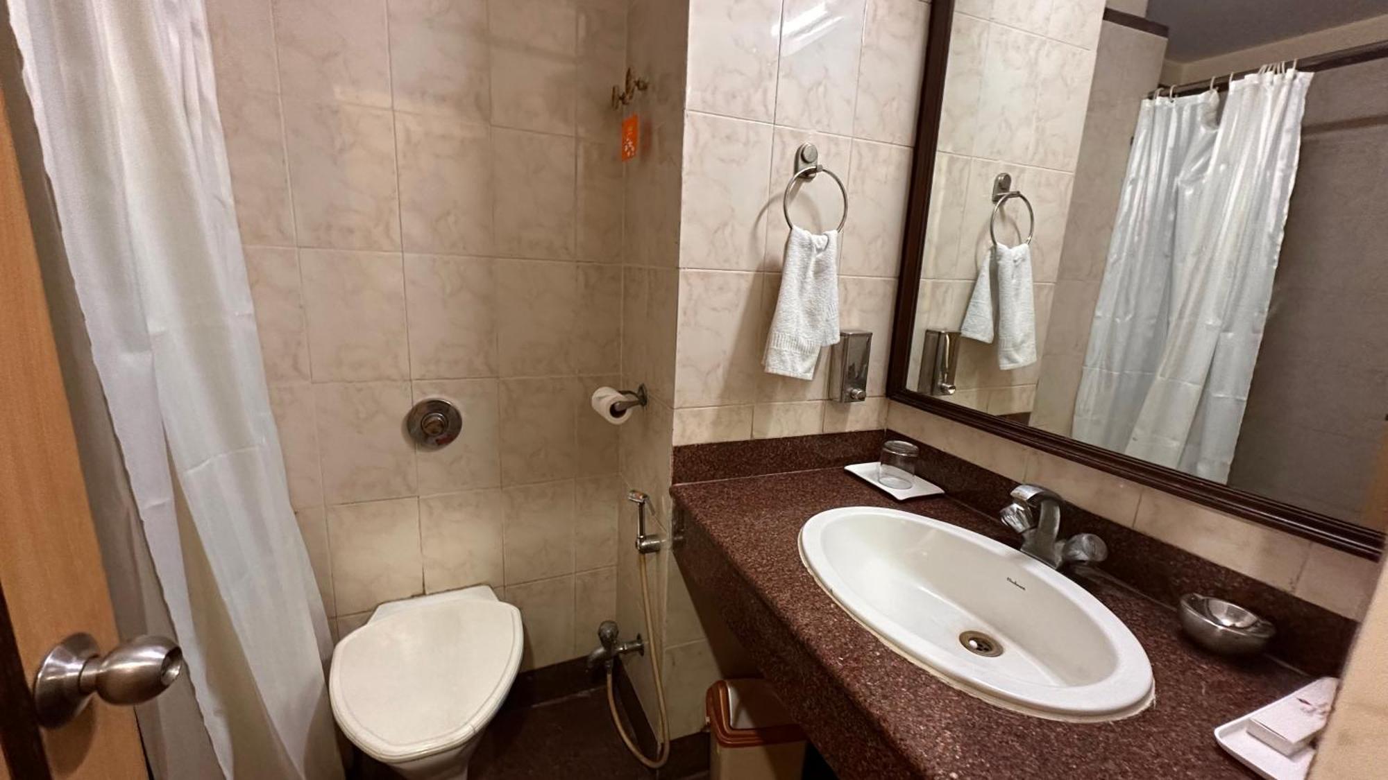 Hotel Sriyash Regency Bhāgalpur Exteriör bild