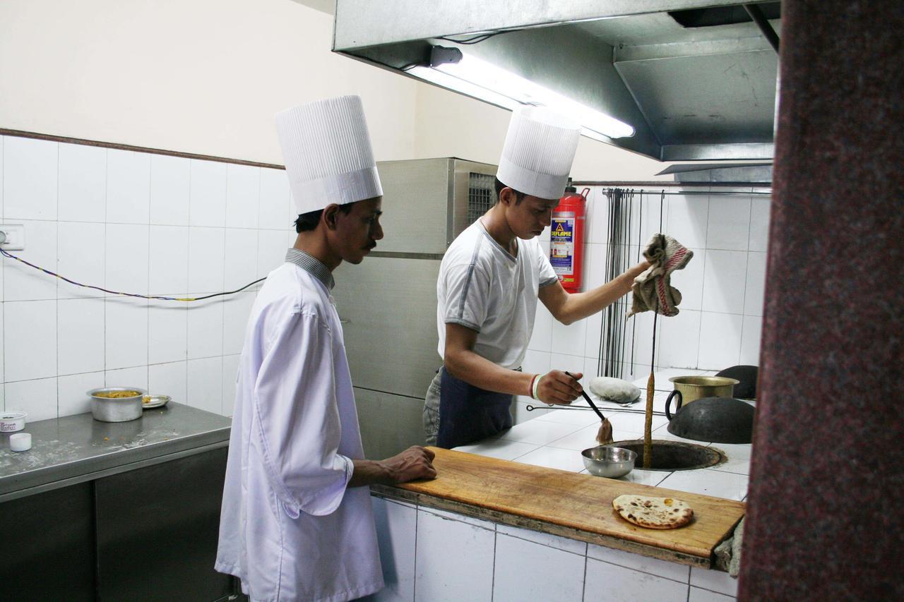 Hotel Sriyash Regency Bhāgalpur Exteriör bild